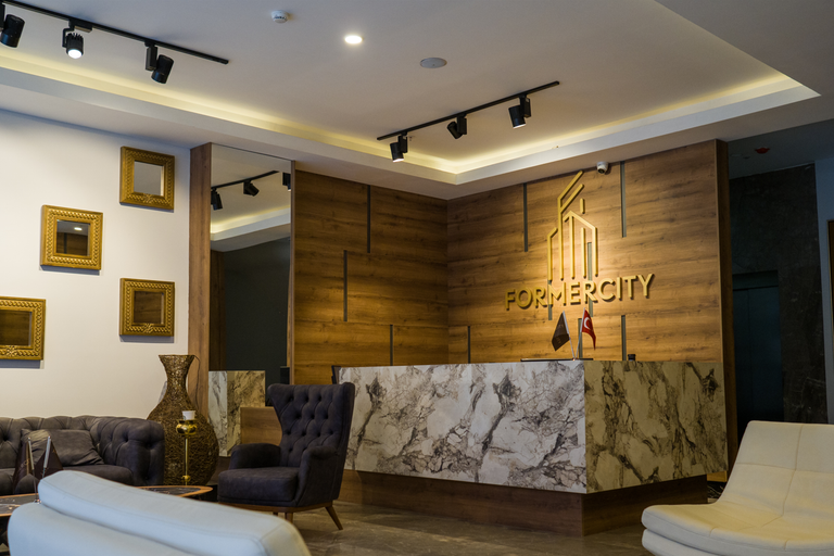 Others 2, FormerCity Hotel, Merkez