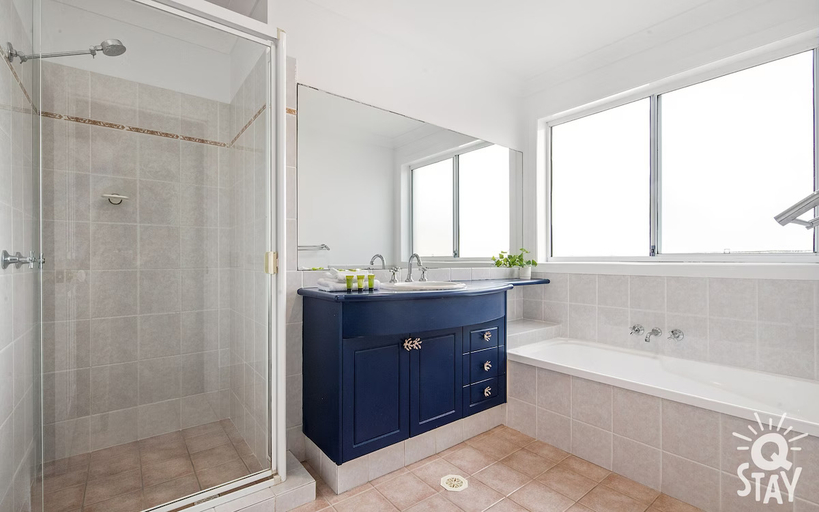 Bathroom 5, Surfers Villa - Q Stay, Gold Coast