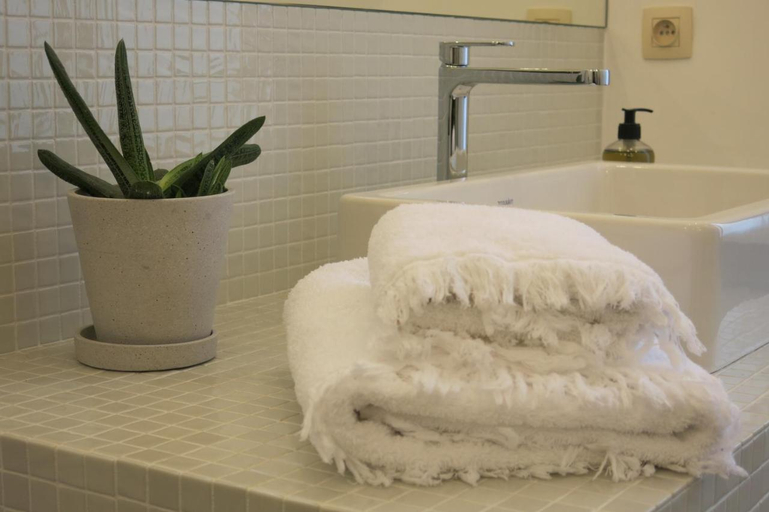 Bathroom 3, Burgstraat 8, Oost-Vlaanderen