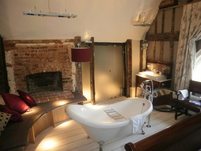 Bathroom 3, The Wellington, Hertfordshire