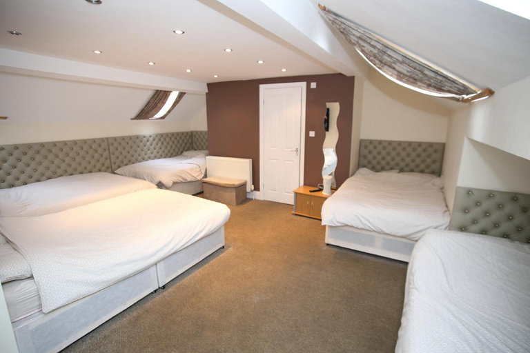 Bedroom 4, Soccer Suite, Sefton