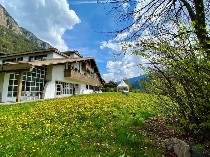 Exterior & Views 2, Hotel Regina delle Dolomiti, Trento
