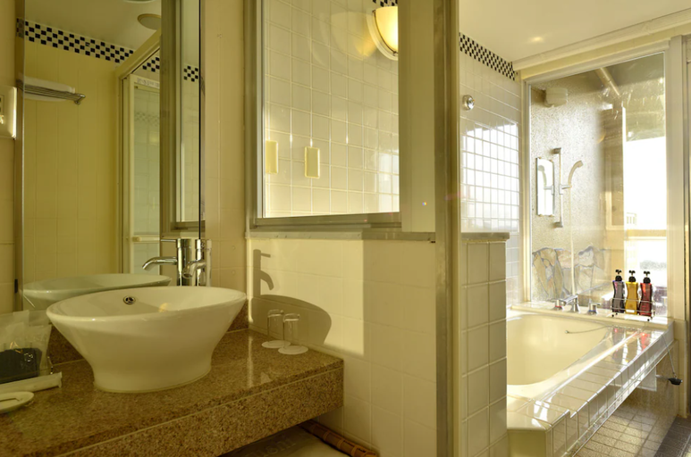 Bathroom, Okinawa Kariyushi Resort Exes Ishigaki, Ishigaki