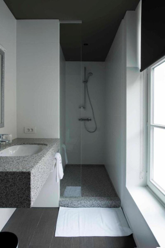 Bathroom 4, Square Hotel, West-Vlaanderen