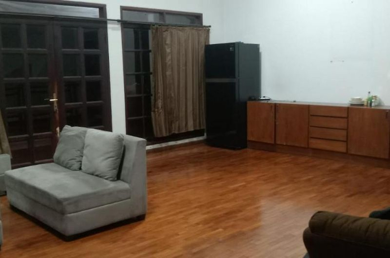 Others 2, Vila Parade Dago, Bandung