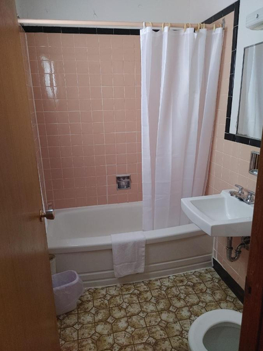 Bathroom 3, Sunset Motel, Los Angeles