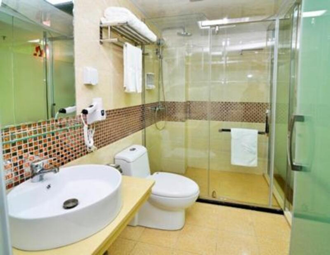 Bathroom, Thank Inn Plus Hotel Meizhou Mei County Lijiang Bay, Meizhou