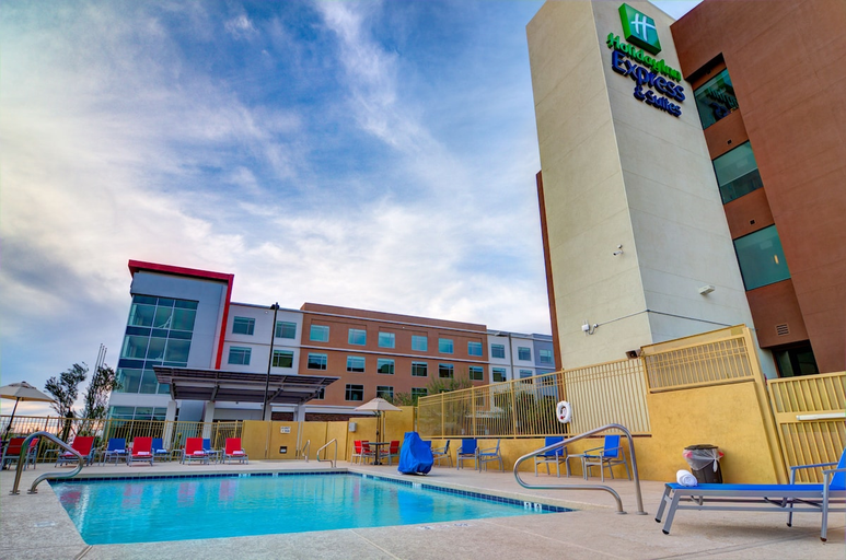 Exterior & Views 2, Holiday Inn Express & Suites PHOENIX NORTH - SCOTTSDALE, Maricopa