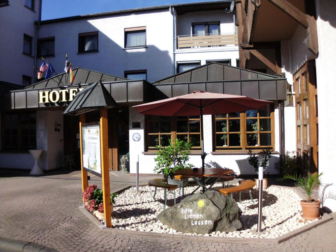 Exterior & Views 4, Hotel-Restaurant Zum Schwalbennest, Vogelsbergkreis