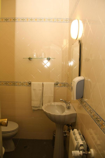 Bathroom 3, Monte da Lua, Sintra
