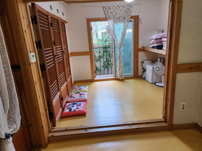 Bedroom 3, Beautiful House Hanok Stay, Jeonju