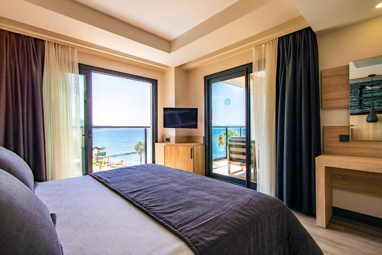 Bedroom 4, Maia Luxury Beach Hotel & Spa, Kuşadası