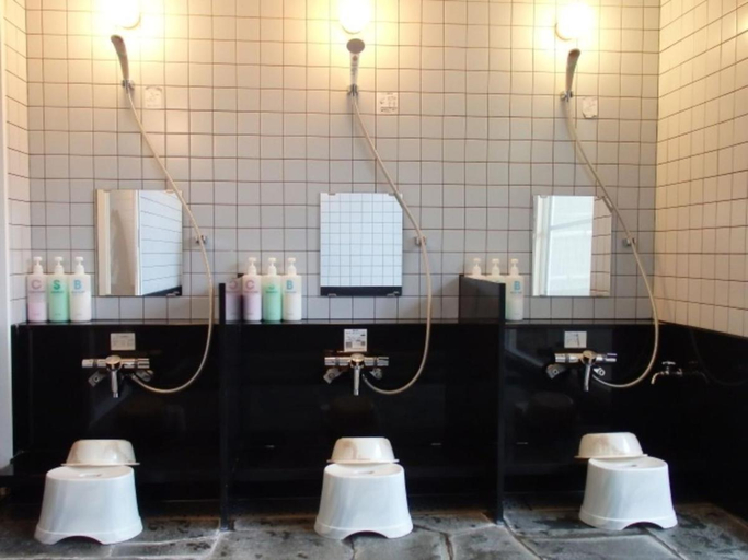 Bathroom 4, Sabi Katayama, Mugi