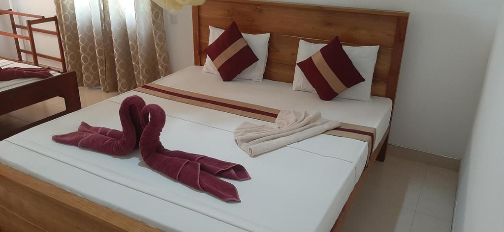 Bedroom 4, Treasure House Tourist Rest, N. Palatha East