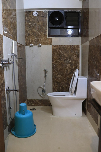 Bathroom 4, Balaji Gold Inn, Dharwad