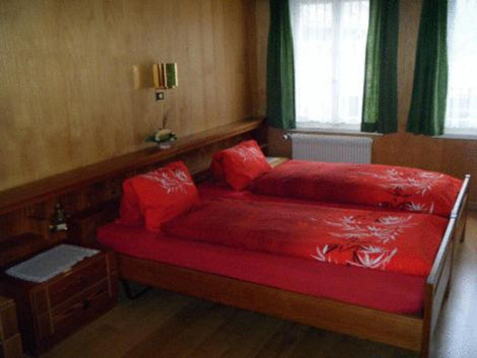 Bedroom 3, Hotel Alpenrose, Landquart