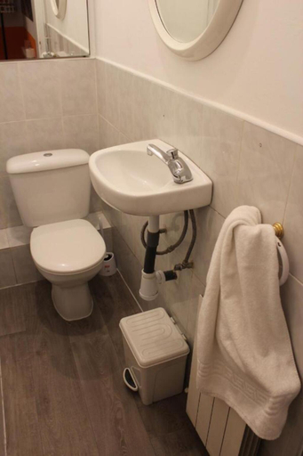 Bathroom 3, Pensión Arosa - Barcelona, Barcelona