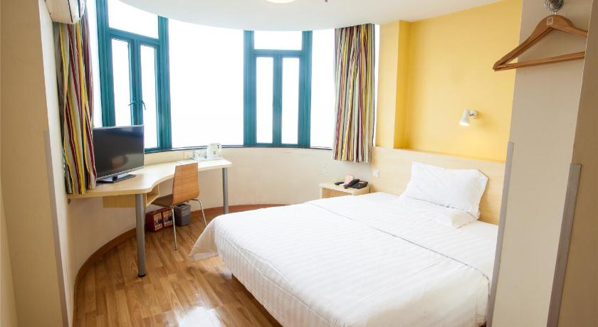 Bedroom 3, 7 Days Inn (Shenzhen International Convention and Exhibition Center), Shenzhen