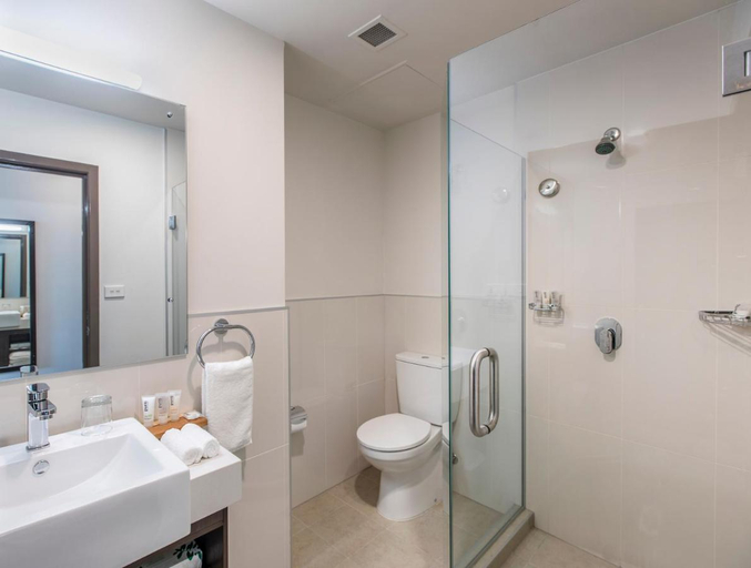 Bathroom, Quest Suva, Rewa