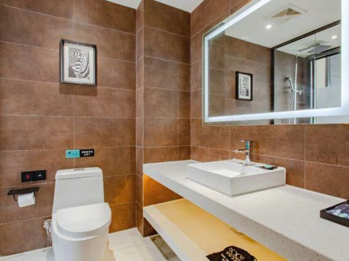 Bathroom 3, Xana Hotelle Chengdu Railway East Station West Square, Chengdu