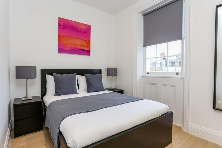 Bedroom 3, Apartment in Kingcross With Historical Highlights, London