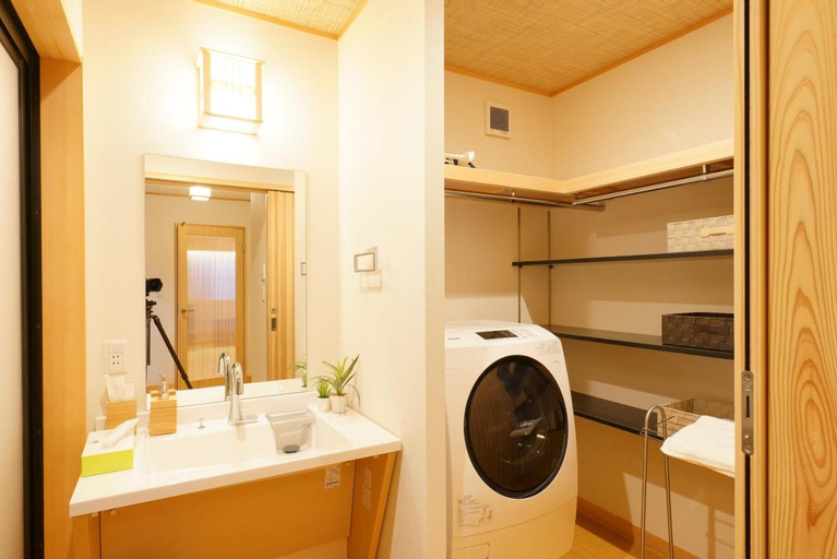 Bedroom 3, Yadoya Uguisu, Taitō
