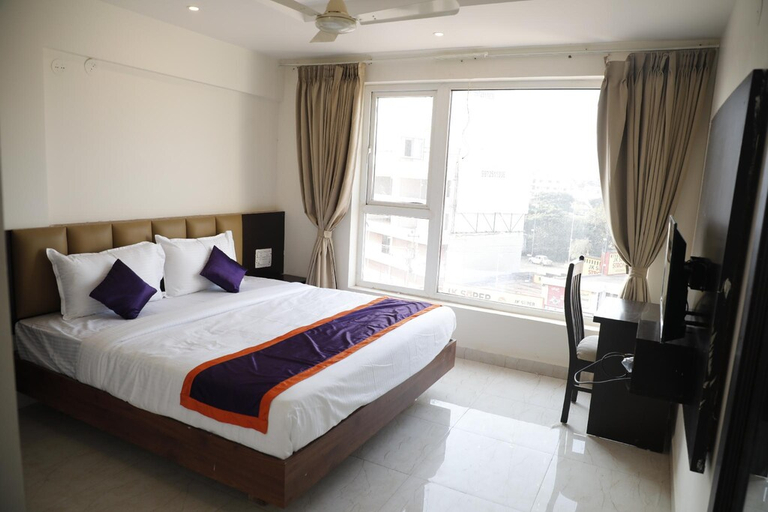 Bedroom 3, Balaji Gold Inn, Dharwad