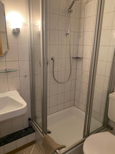 Bathroom, Gasthof/Pizzeria Hirsch, Tuttlingen