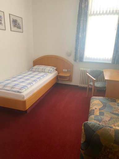 Bedroom 4, Gasthof/Pizzeria Hirsch, Tuttlingen