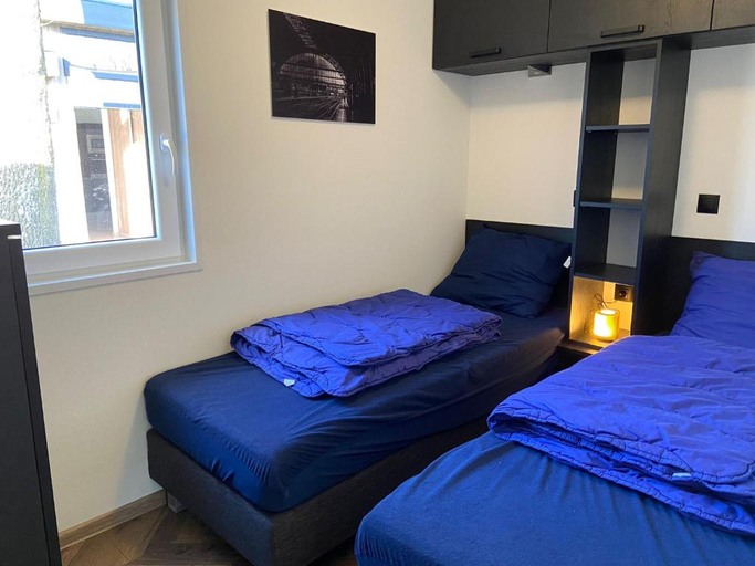Bedroom 2, EuroParcs Zilverstrand, Antwerpen