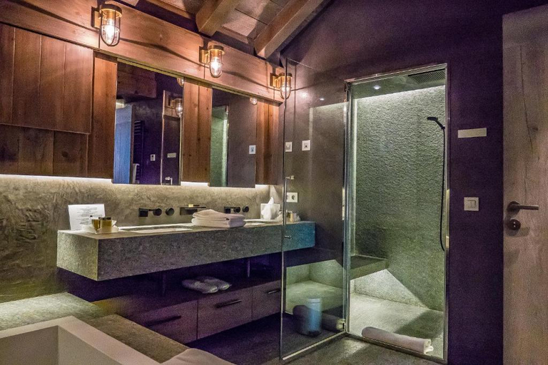 Bathroom, Hameau Albert 1er, Haute-Savoie