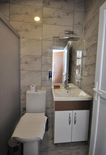 Bathroom 4, Hotel Baykal, Fatih