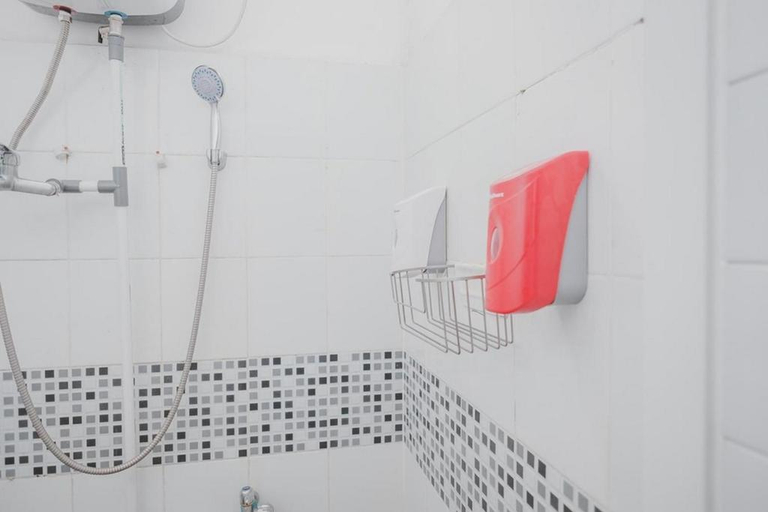 Bathroom 4, Formerly Reddoorz Near Lampung Walk, Bandar Lampung