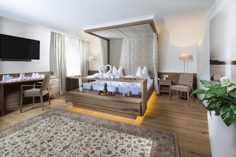 Bedroom 2, Hotel Metzgerwirt, Sankt Johann im Pongau