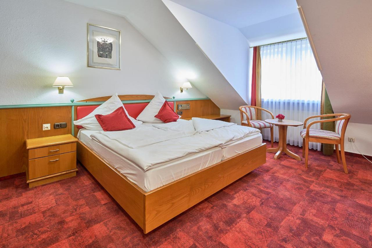 Bedroom 3, Hotel St Georg Garni, Celle