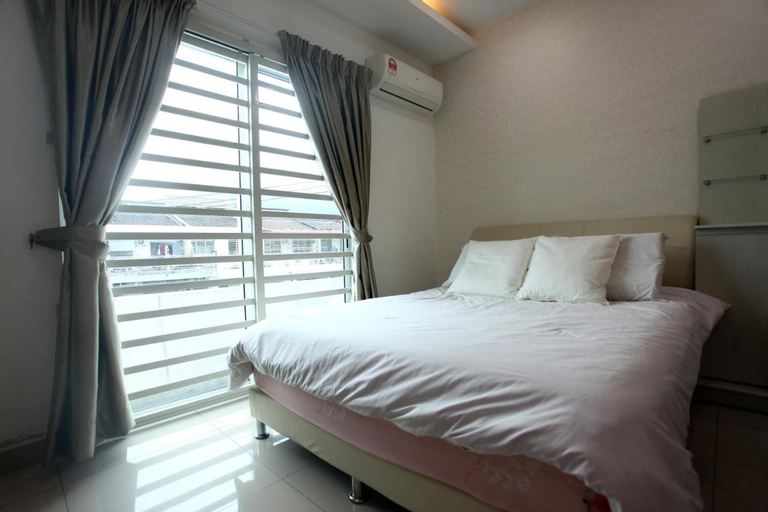 Bedroom 2, Deluxe Room near Kek Lok Si & Penang Hill, Dual key system, Pulau Penang