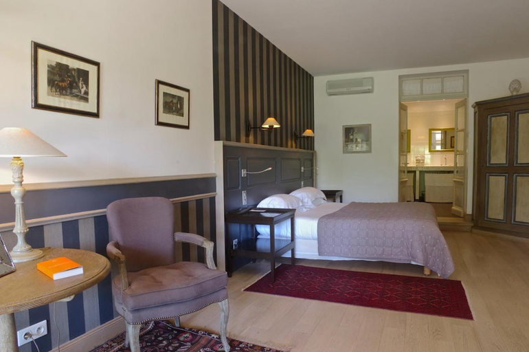 Bedroom 2, Hotel Restaurant Les Glycines, Haute-Loire