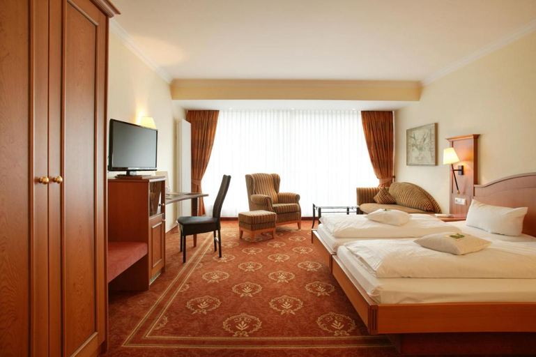Bedroom 5, Hotel Ochsen, Ortenaukreis