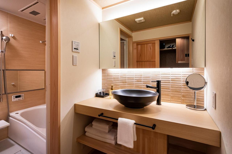 Bathroom 3, Rinn Tsukinowa West, Kyoto