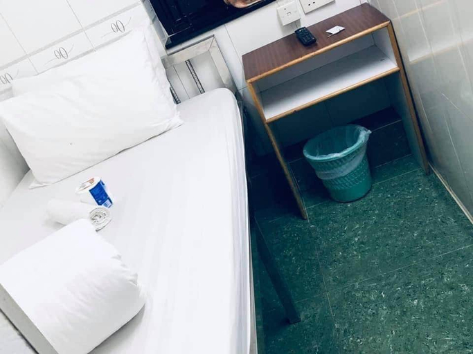 Bedroom 3, NEW COSMOS GUEST HOUSE, Kowloon