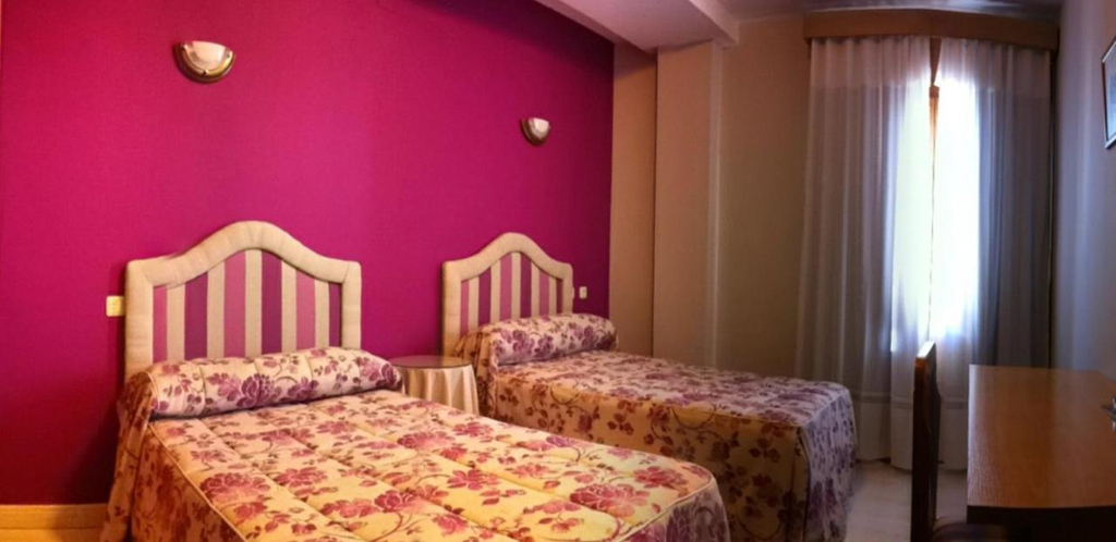 Bedroom 5, El Torreon del Miguelete, Toledo