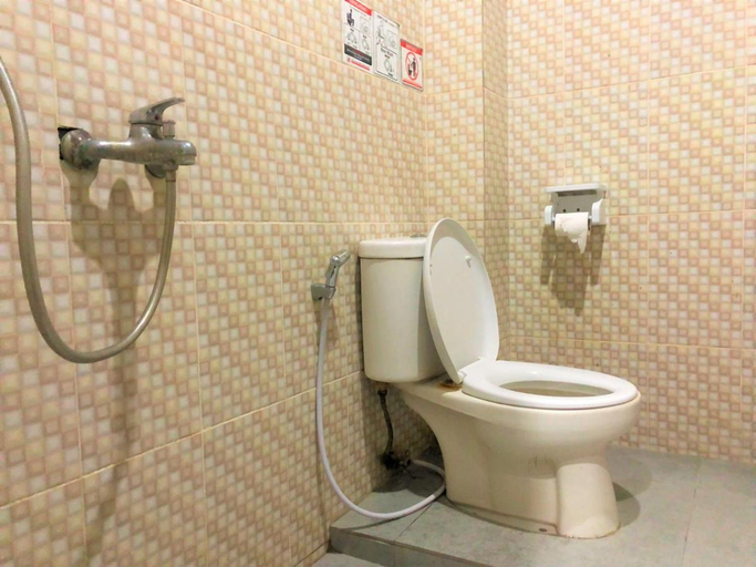 Bathroom 4, Hotel MS Pinrang, Pinrang