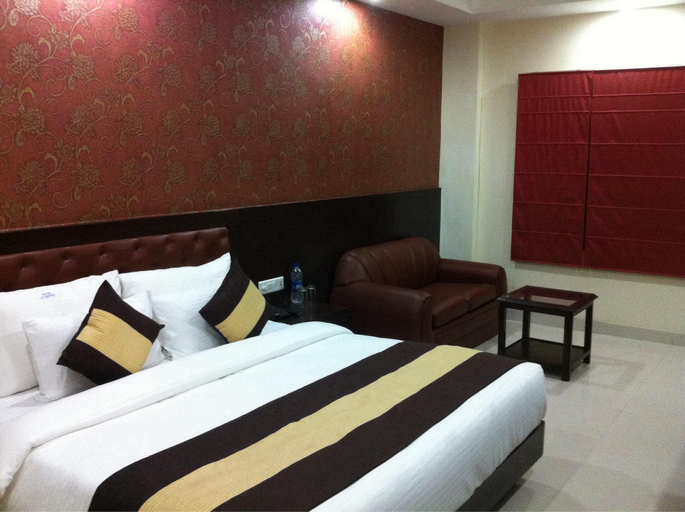 Bedroom 5, Hotel Le Central, Hardwar