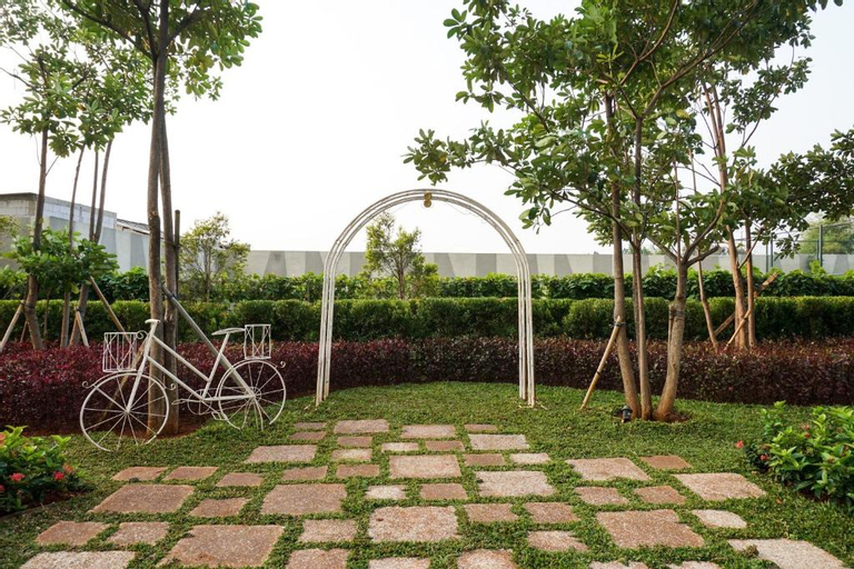 Exterior & Views 5, Elegant Studio at West Vista Apartment By Travelio, West Jakarta