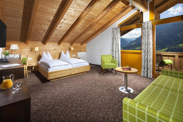 Bedroom 5, Hotel Metzgerwirt, Sankt Johann im Pongau