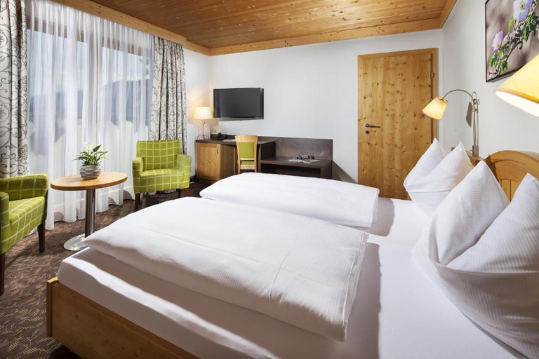 Bedroom 2, Hotel Metzgerwirt, Sankt Johann im Pongau