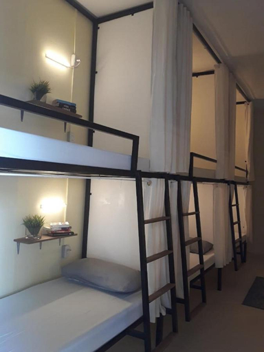 Bedroom 5, MOHO, Moalboal