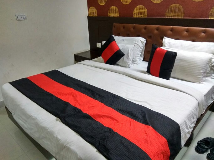 Bedroom 2, Hotel Le Central, Hardwar