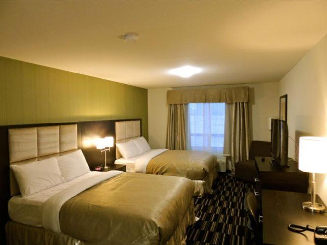 Bedroom 2, Western Star Inn and Suites Carlyle, Division No. 1