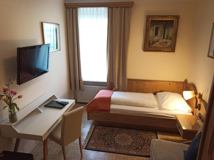 Bedroom 5, Adlerhof, Salzburg